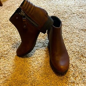 SOREL LEATHER BOOTIES